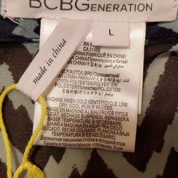 BCBGeneration chevron print top size Large - Picture 7 of 10